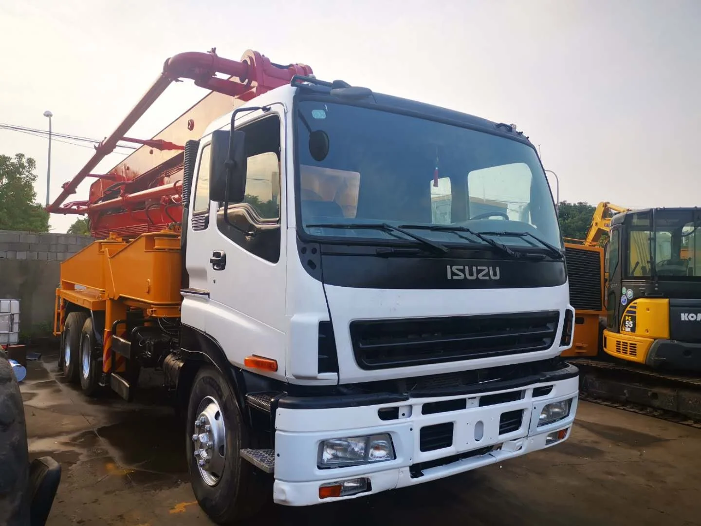 Cheap Sany pump truck 37m with Isuzu chassis Sany Putzmeister 42m TRUCK With benzz chassis
