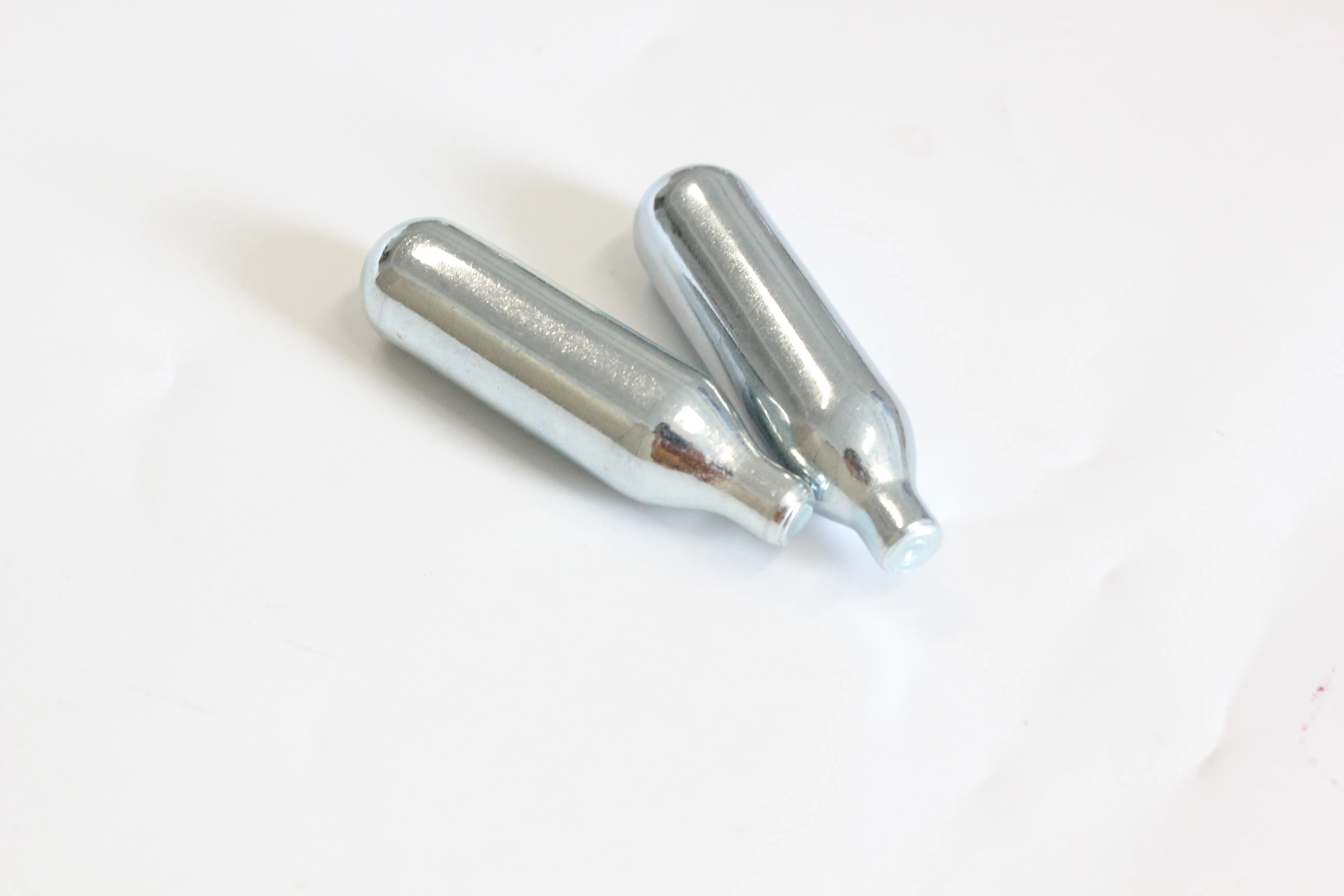 beverage grade 16g 8g 12g 33g co2 threaded  cartridge mini co2 beer key cylinder 100% safe for food and beverage use