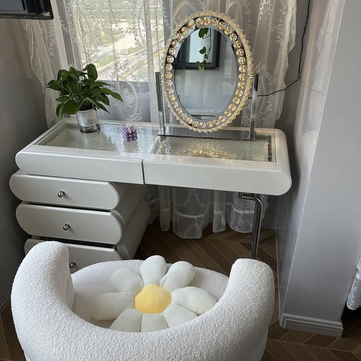 Factory Wholesale Diamond Luxury Hollywood Style Crystal Crushed LED Light illuminated Round Makeup Vanity Mirror