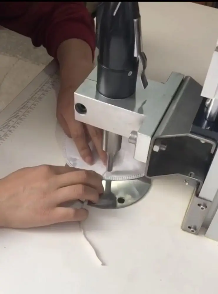 Factory Directly Sale Ultrasonic Fabric Spot Welding Machinery For Disposable Medical Gauze Earloop Mask Making With CE