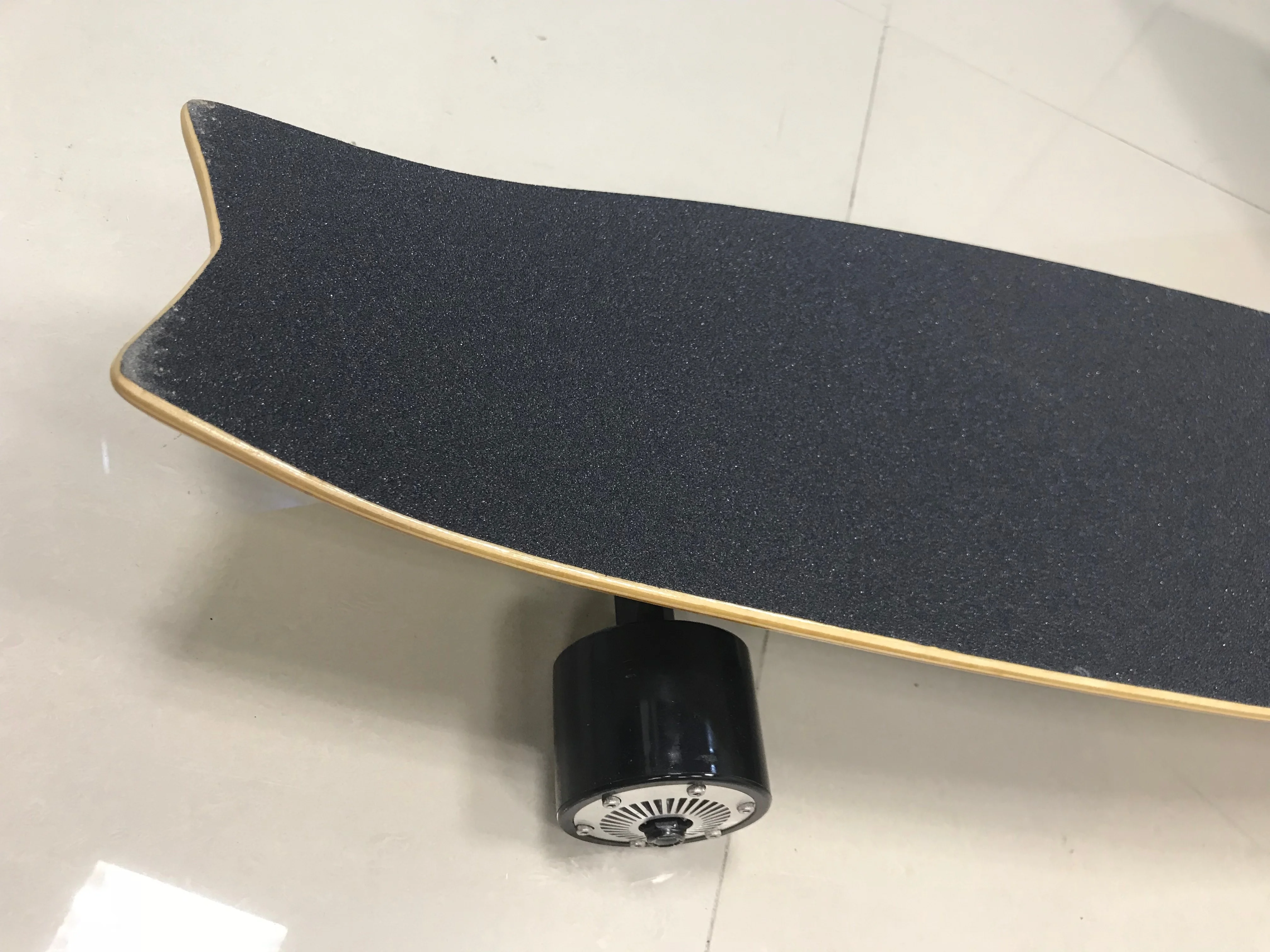 Deo Factory Price Buy Skateboard Online Loading Capacity 130Kg 800W Board Skate OEM Skateboard Blanks Maple Wood Skateboard