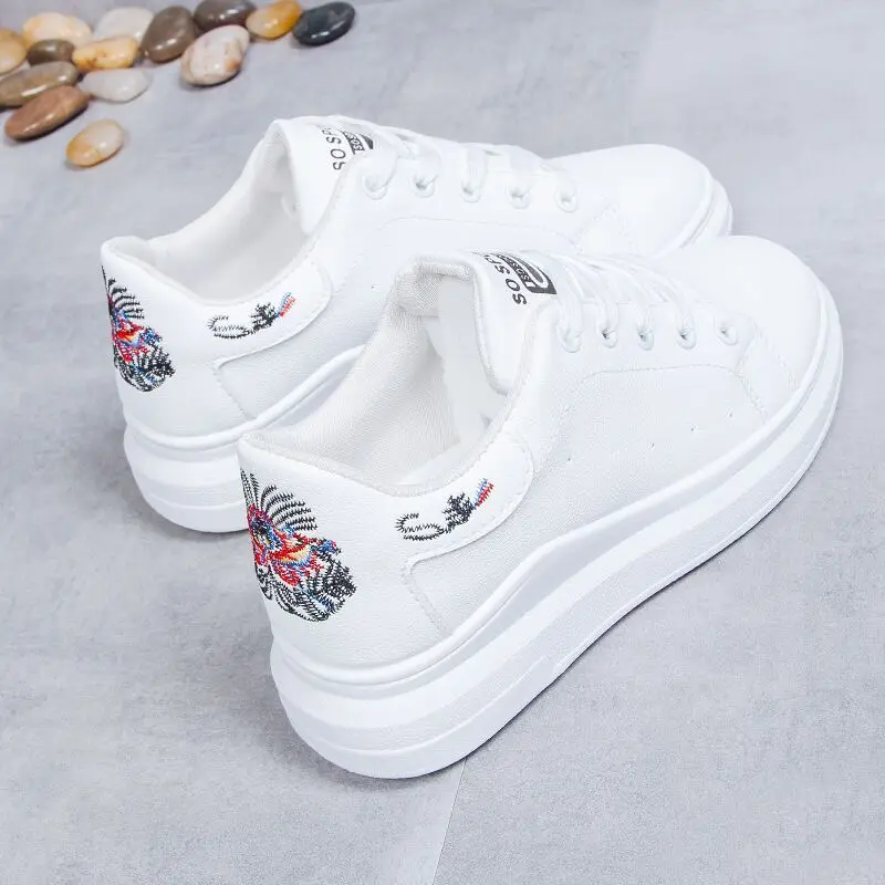 Casual Shoes Women Casual Sneakers Wholesale Platform Breathable Embroidered Mesh Board ShoesBasketball Style Shoes