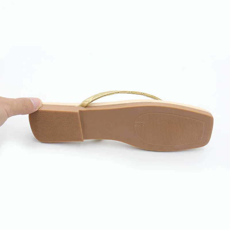 Factory Wholesale Summer 2024 New Style Fashion Open-toed Flip-flops Slippers Fancy Ladies Shoes Wear Leather Flat Sandals