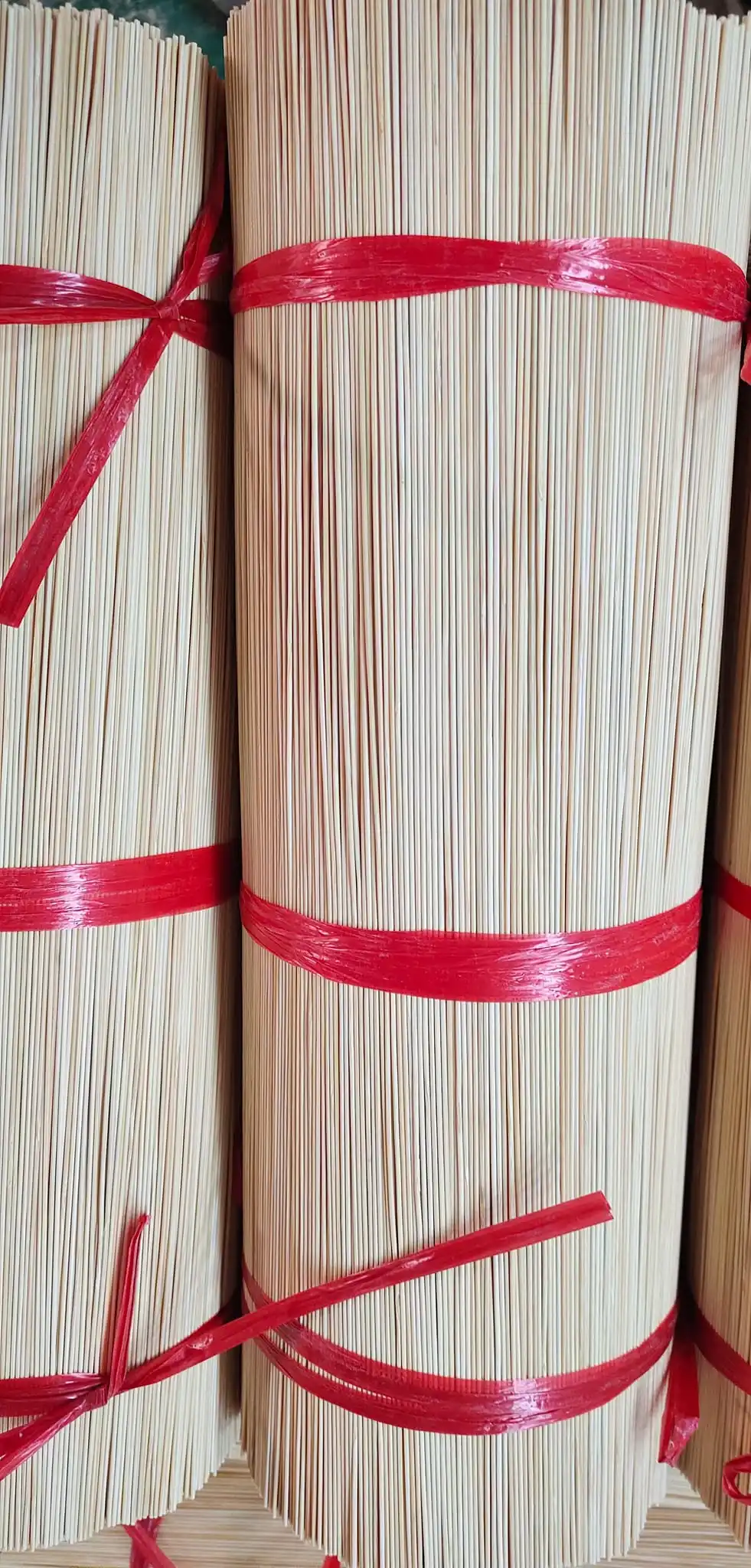 Standard size incense sticks natural color Agarbatti 1.3mm round small bamboo stick incense  made in China