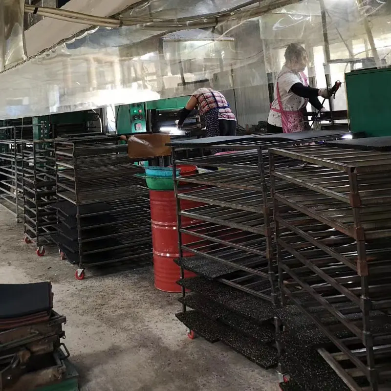 Non Toxic Composite Rubber Tile with Color EPDM Gym Rubber Flooring Mat Wholesaler