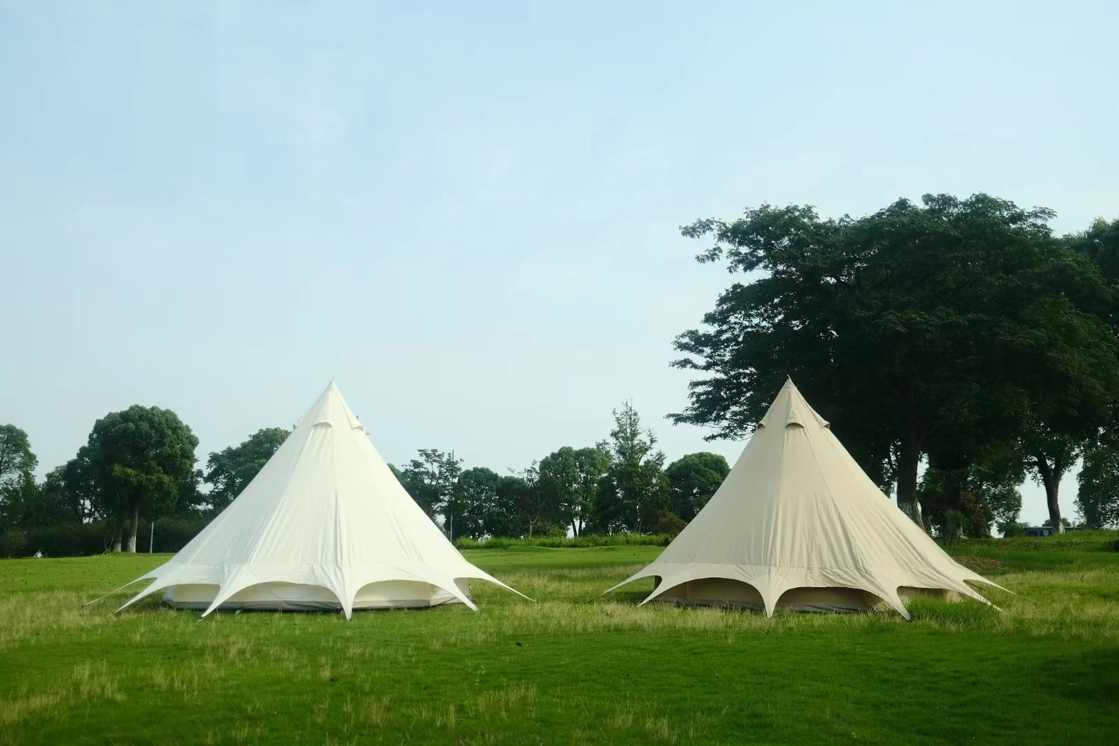 New Style Outdoor Canvas Bell Family Tent Portable Waterproof Large Camping Indian Canvas Tent with Extended Canopy