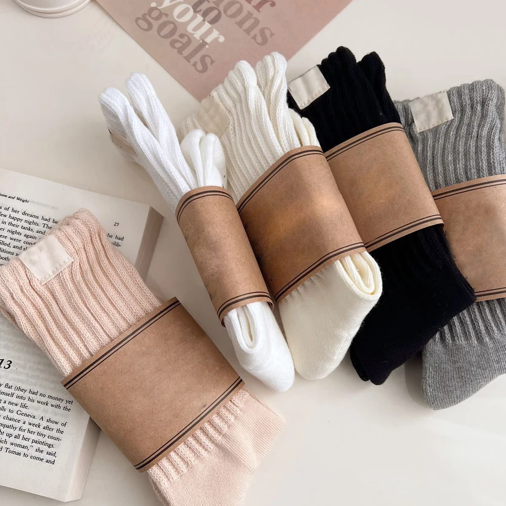 HEHE Custom Logo High Quality Luxury Packing Sports Socks Unisex Bulk Athletic Cotton Custom Embroidery Men Socks With Logo