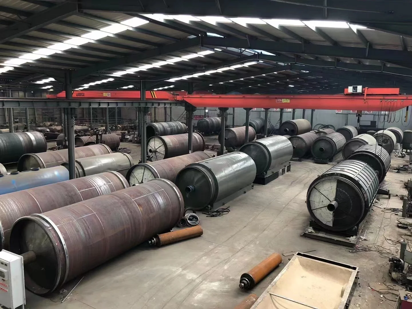 New type of  waste tire pyrolysis plant to oil high output small plastic pyrolysis machine with install