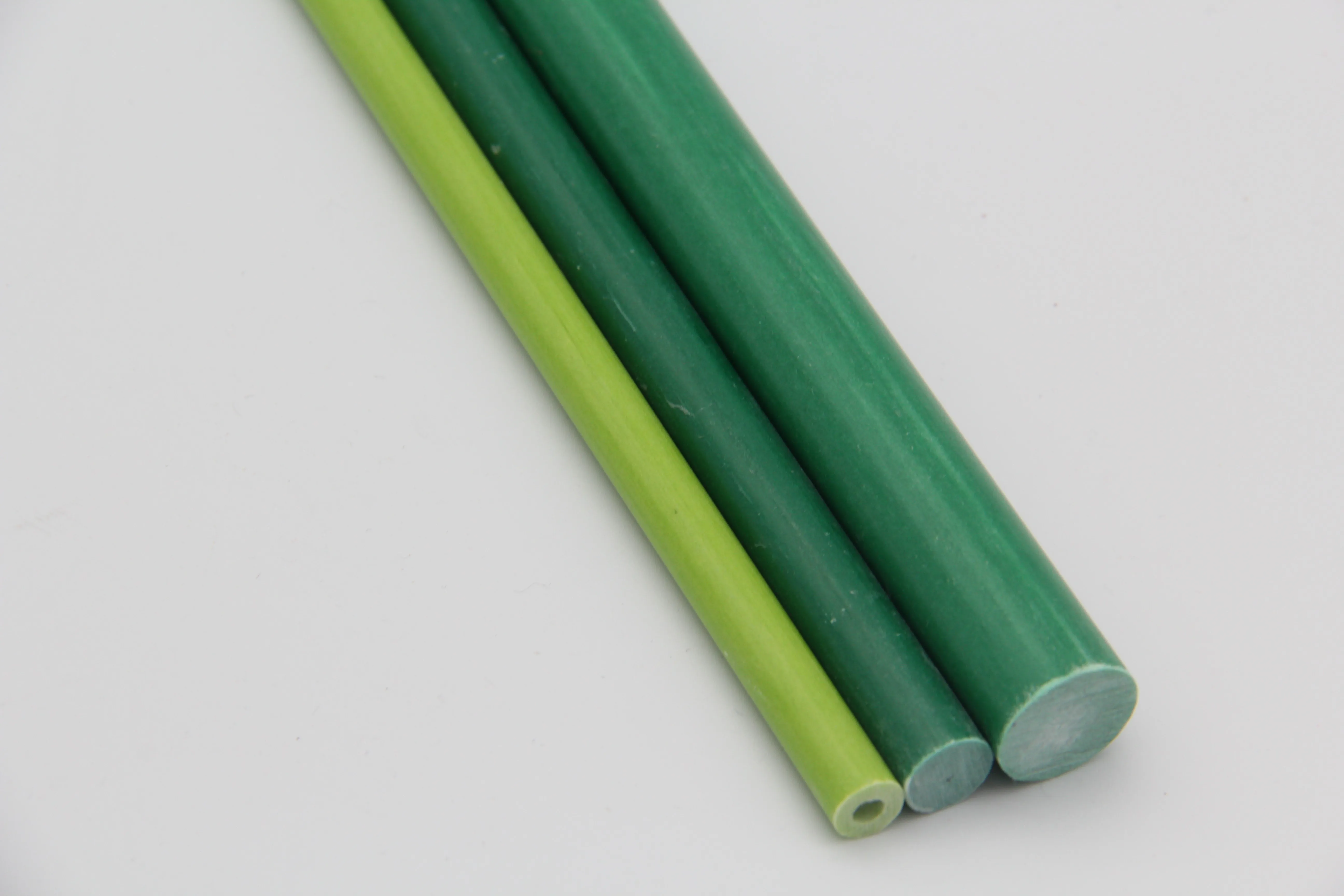 Pultrusion Profiles Manufacturer Customized Colors FRP Tubes Fiberglass Rod for Grape Stake