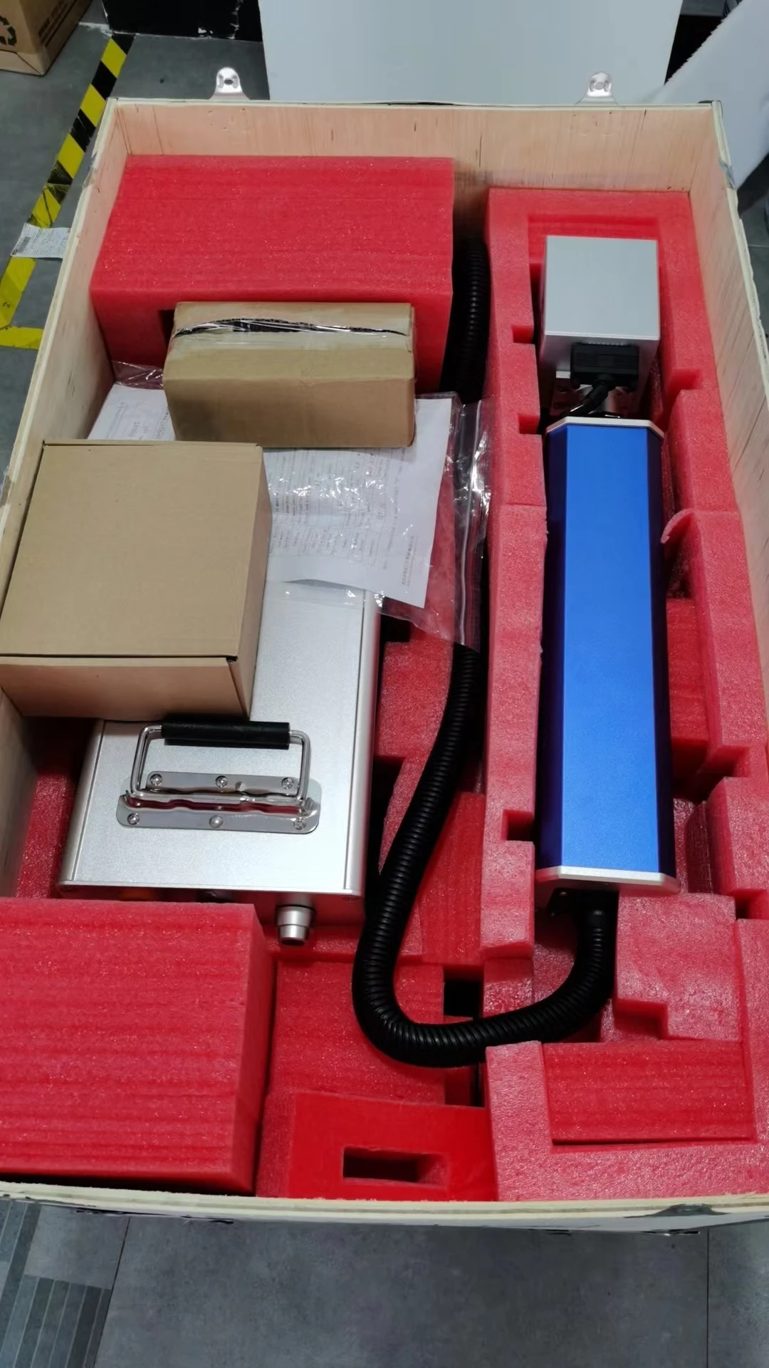 DHL Fedex Fast Delivery 50w 100W 200W Laser Engraving Machine for Cutting Gold Coin Metal Nameplate Gold Silver from Shanghai