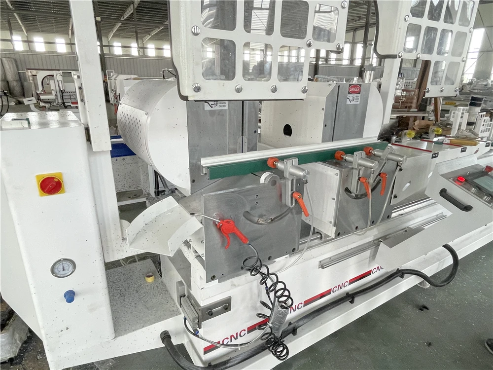 Factory Direct Customized High Speed CNC Full Auto Double Head  Cutting Saw Machine for  PVC and Aluminum Profile Window