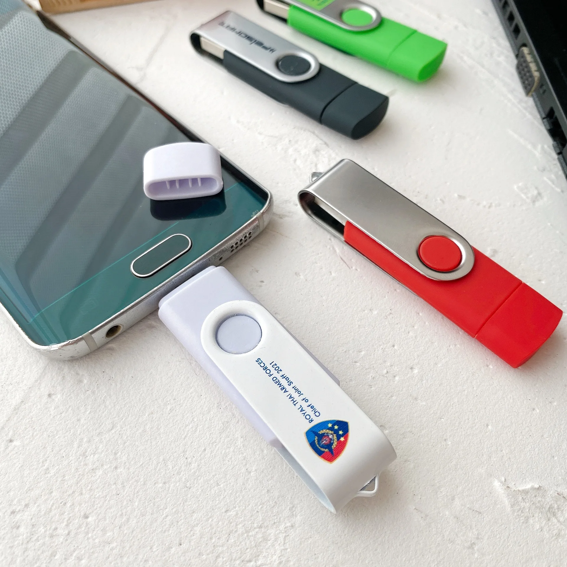 New Product Pen Customise Logo Parlantes Outdoor Camera Wifi Notebook Multi Type-C Swivel Usb Flash Drive