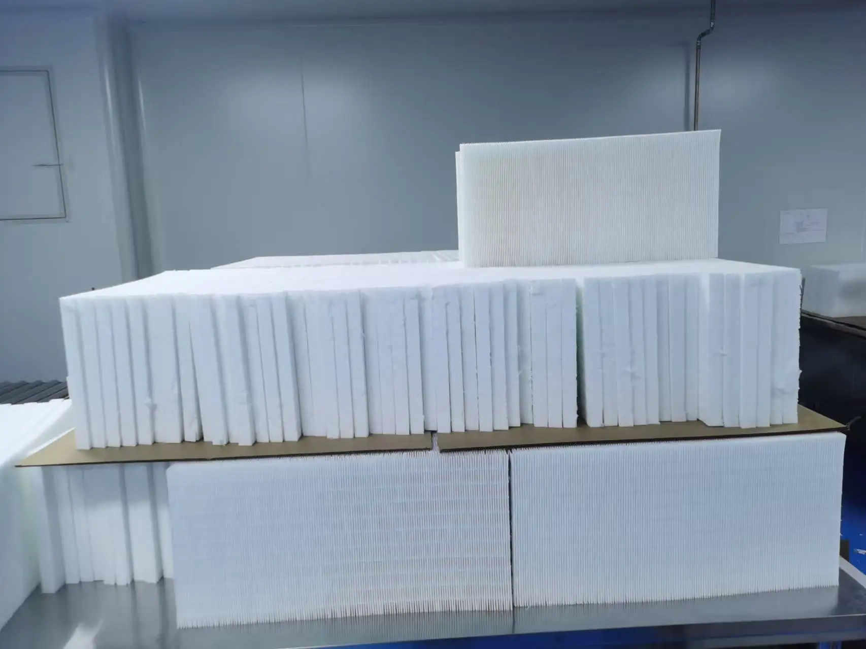 Customizable no protective net F6  ABS Plastic Frame Air Filter  V-type HEPA Efficiency air filter in China for air protection