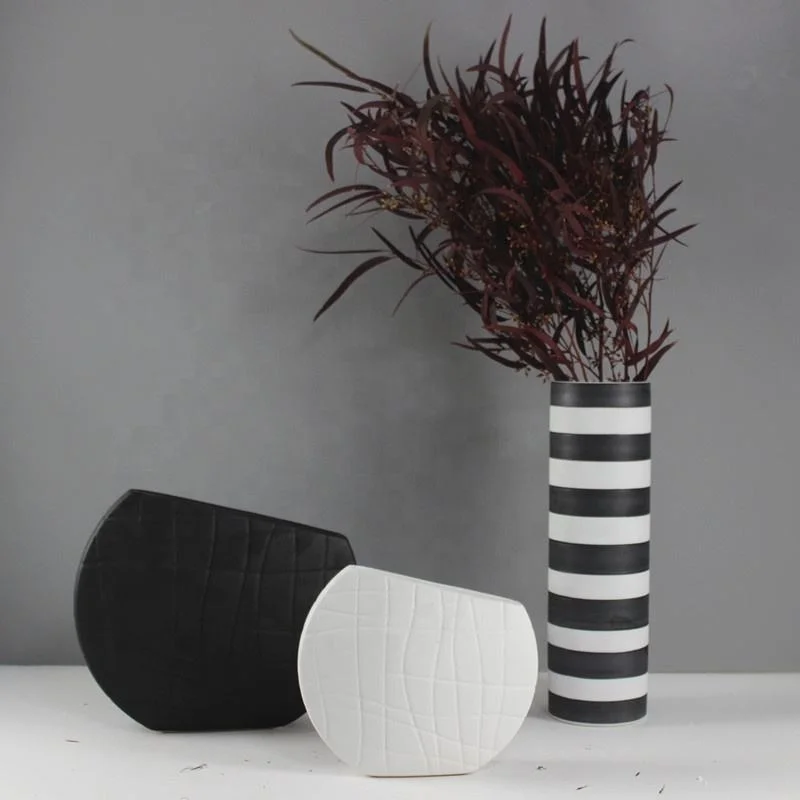 Wholesale factories of modern luxury home decoration accessories retro in customized ceramic vase