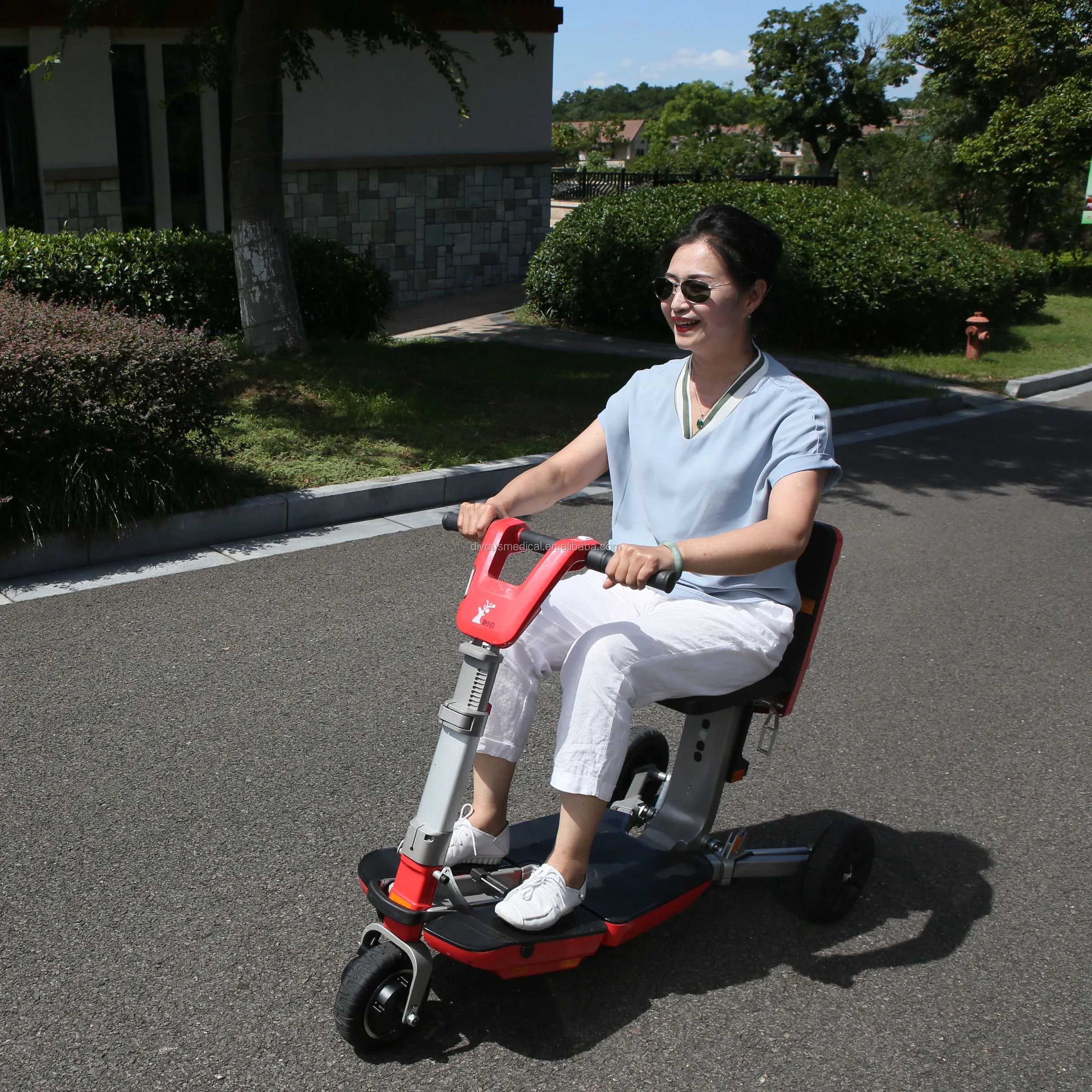 new fashion folding three-wheel electric scooter lithium battery can be carried on the plane
