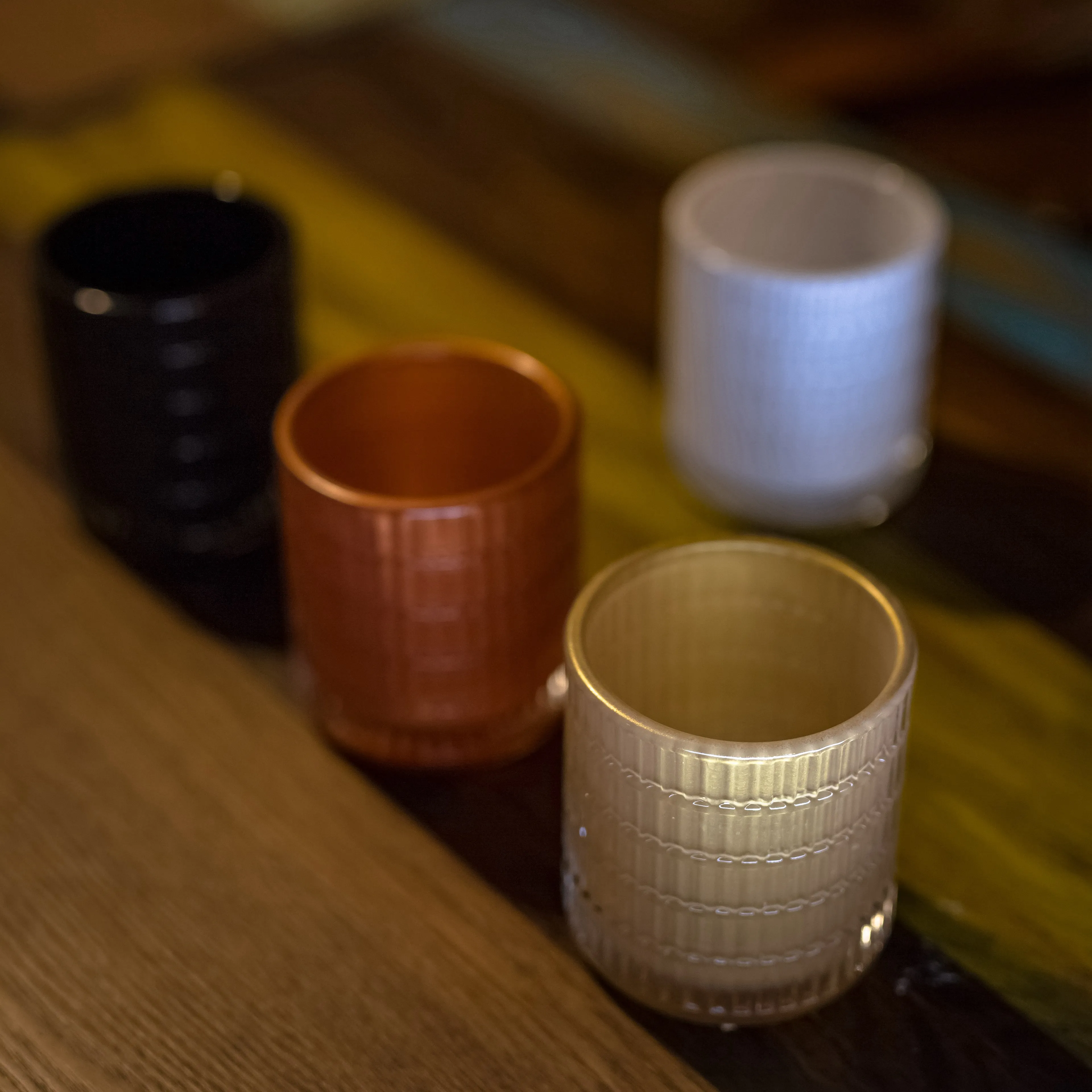 Customize Modern Style Empty Luxury Colorful  Glass Candle Jar  For Candle Making and Home Decoration
