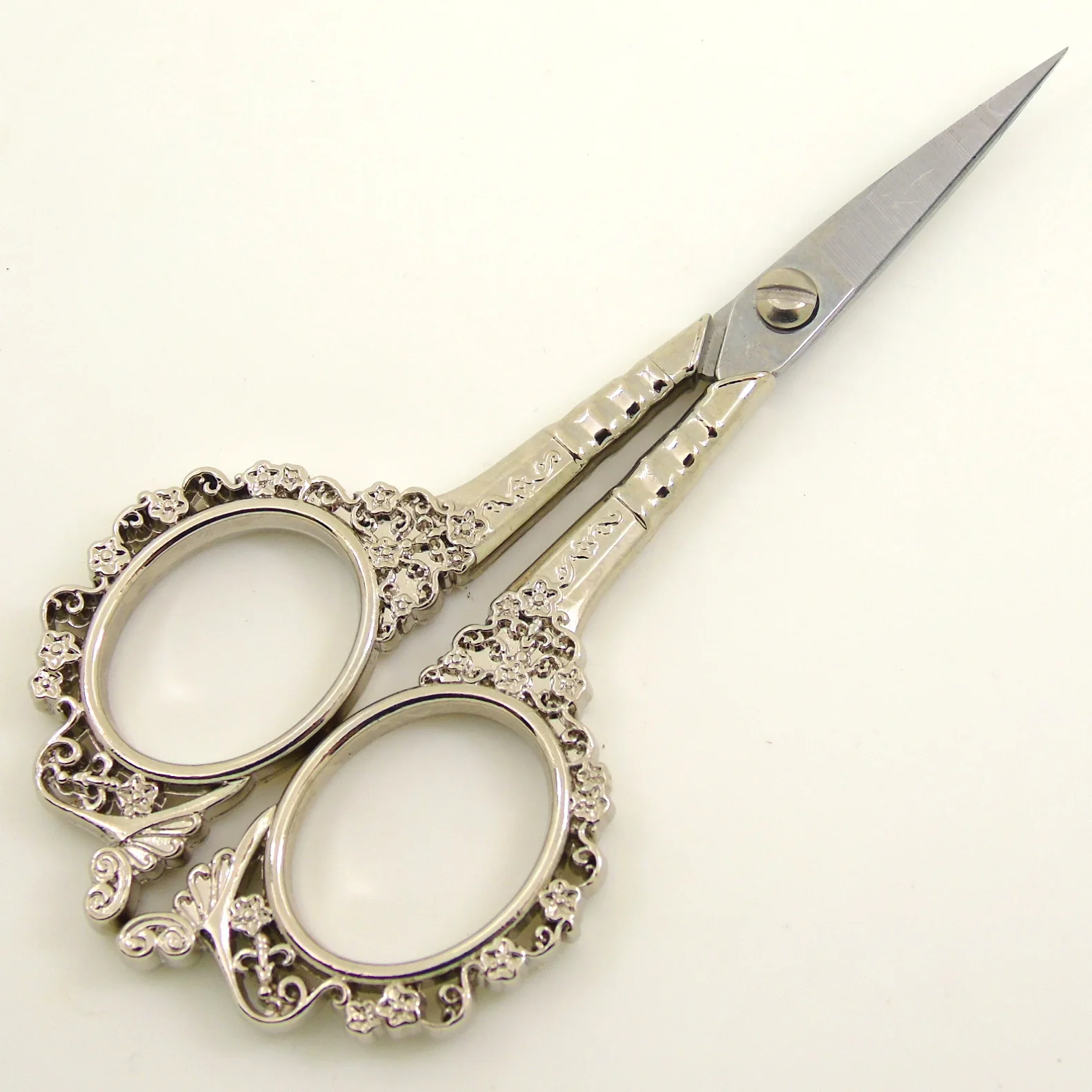 Retro Style Stainless Steel Precision Cuticle Nail Art Scissors Salon Pedicure Beauty Grooming Kit Nail Supplies