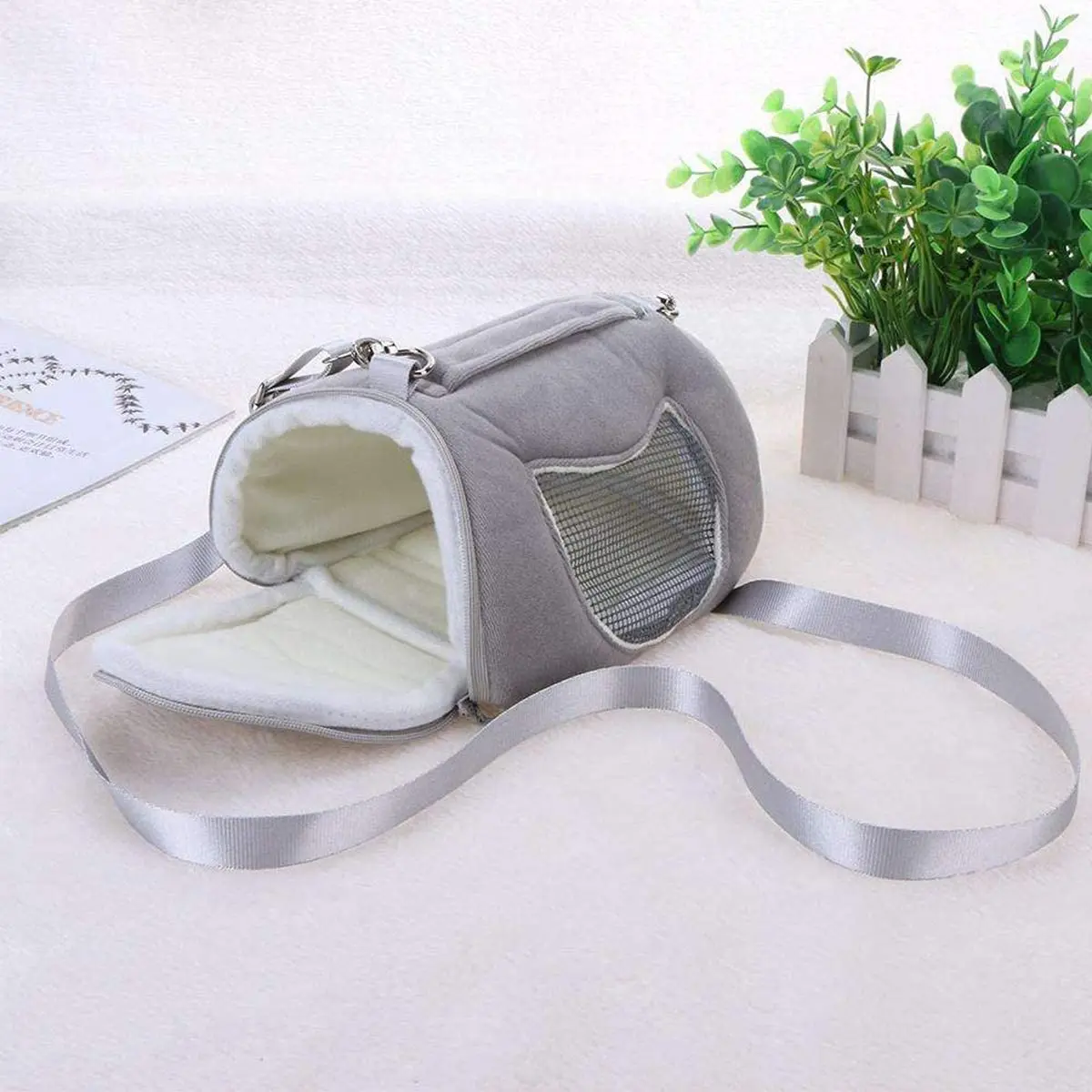 
High Quality Portable Hamster Cage Travel Shoulder Handbag Breathable Pet Carrier Bag 