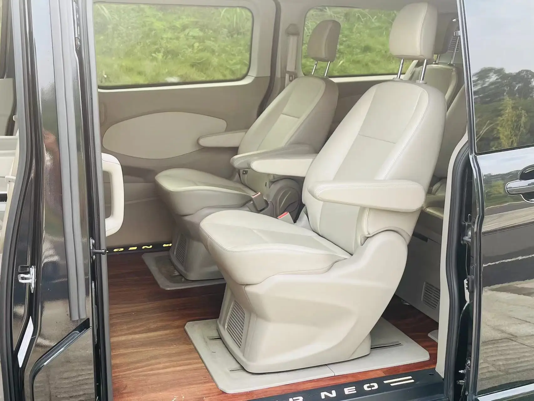 Ford Tourneo 2017 2 0 т Автоматическая прецизионная версия средняя MPV 5 дверей и 7 мест подержанные автомобили