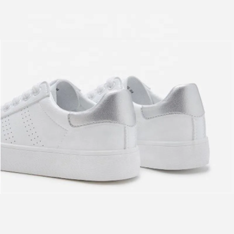 
New Styles Sport Comfortable Designer Women Flat Sneakers Ladies Fashionable Skate White Color Sneakers Casual Shoes 
