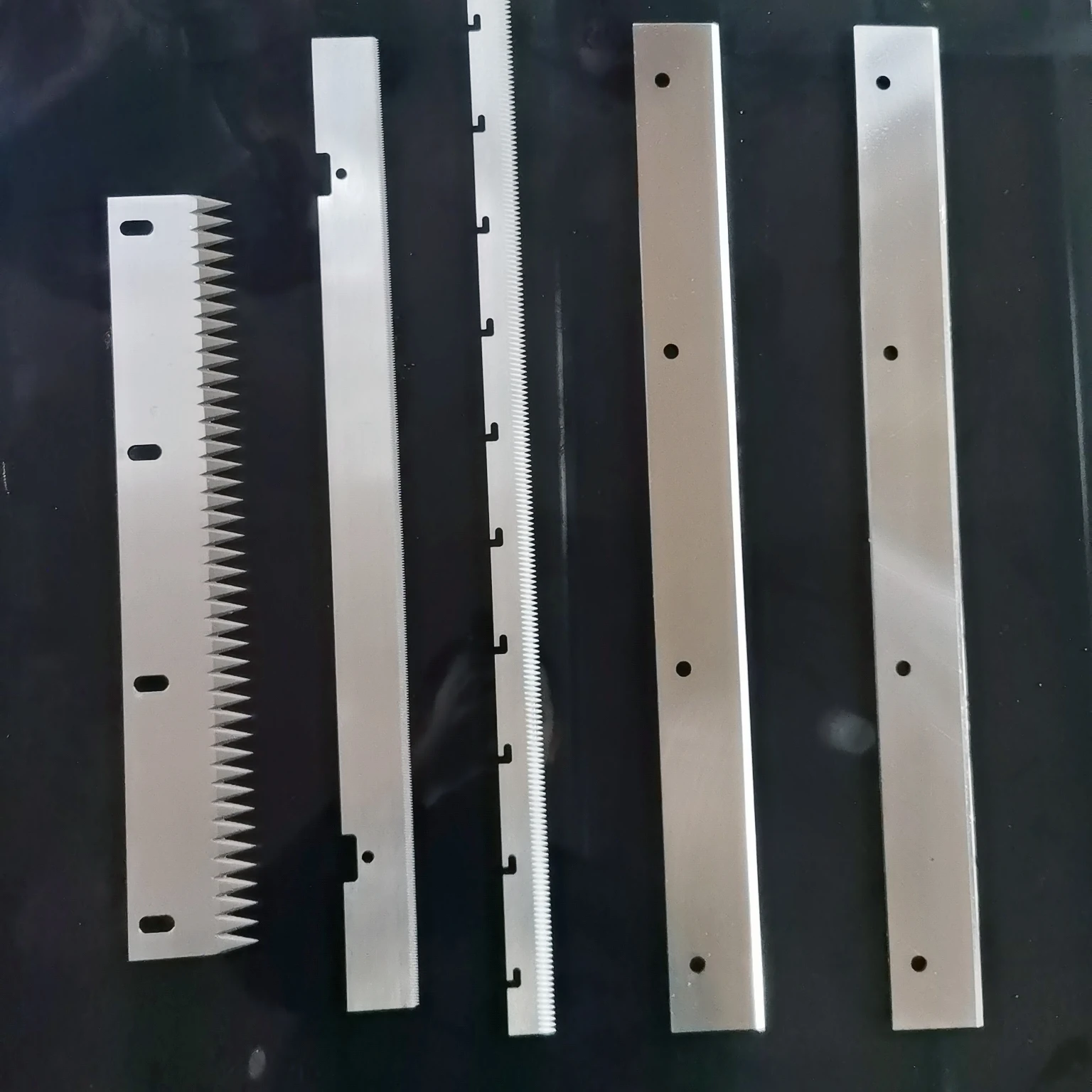 Customized Dimension T-shape Sealing Machine Tooth Blade For Food Packaging Machine