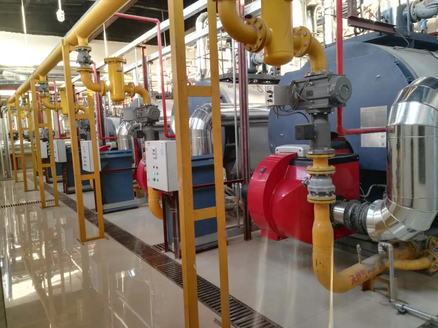 
First-level quality low price heavy oil fuel low pressure heating system 8 ton per hour 1.0Mpa steam boiler for Russian market 