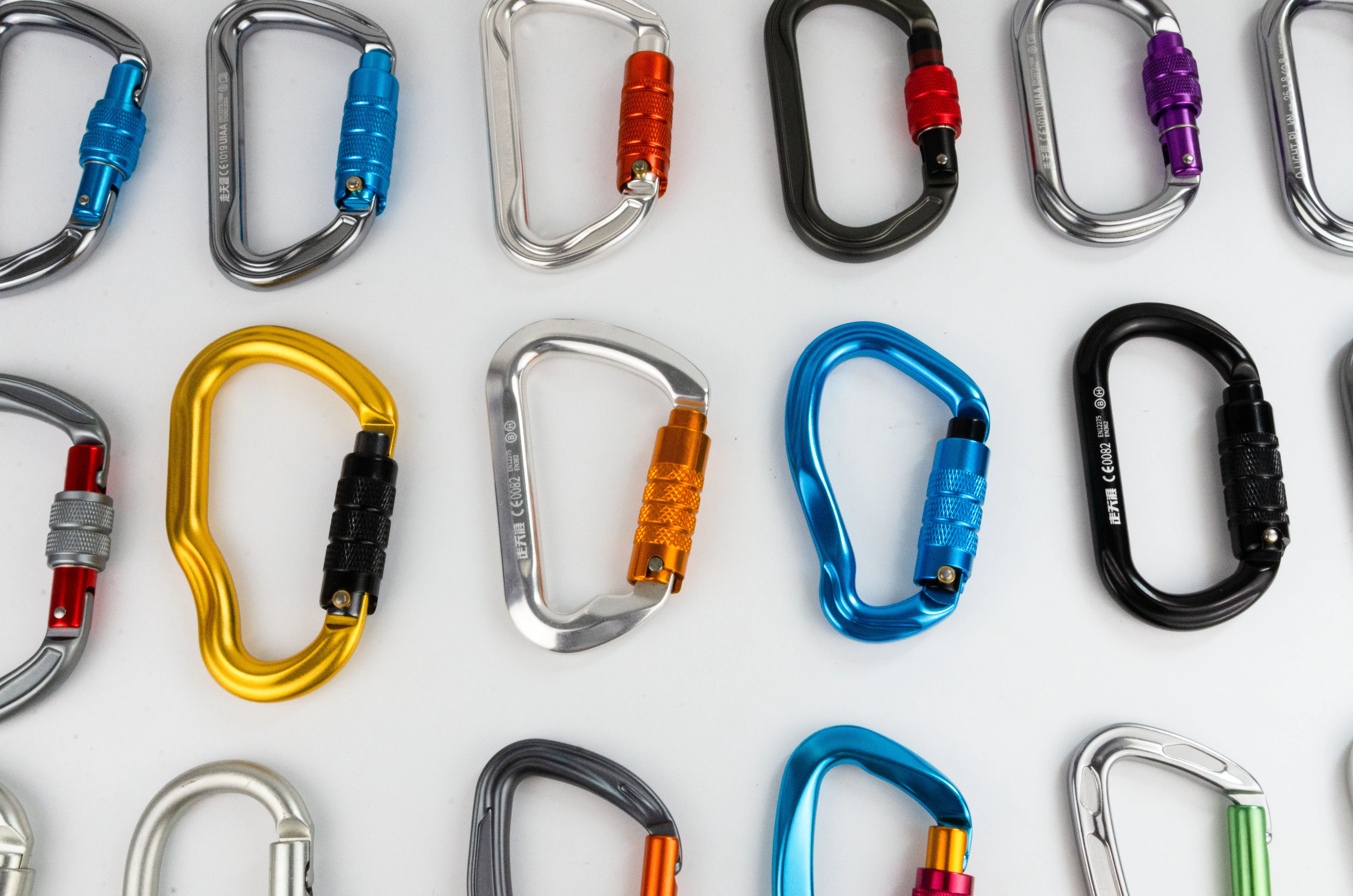 Pear Shape Asymmetrical 23KN 7075 Aluminium Alloy Master Safety Carabiner Snap Hook for Mountaineering