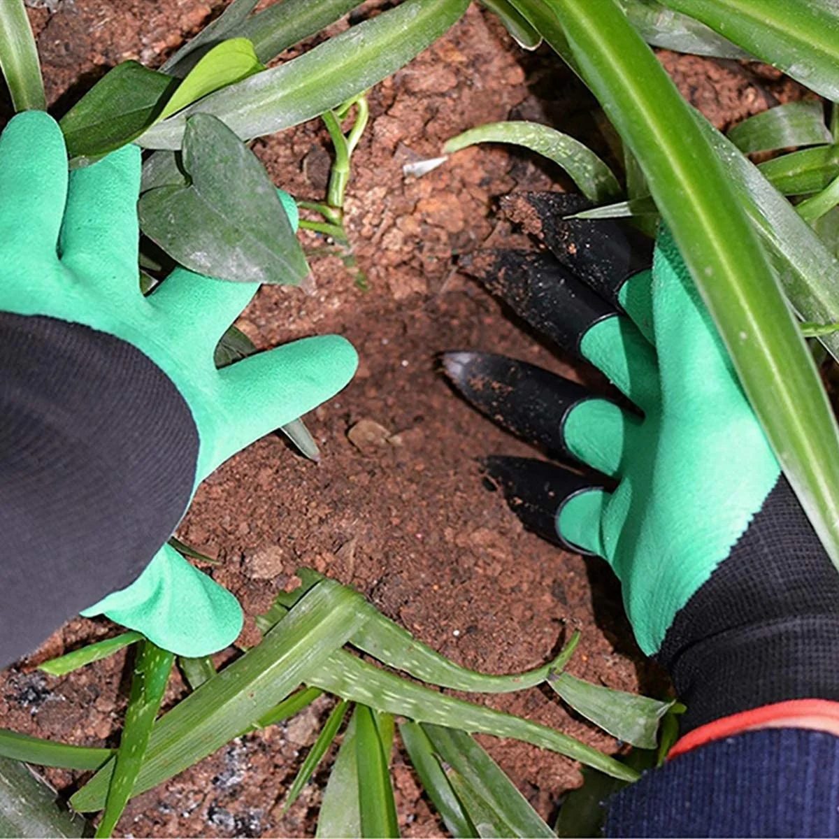 Colorful Breathable Waterproof Gardening Gloves with ABS Claws Great for Digging Planting Made of Latex and Knitted Nylon