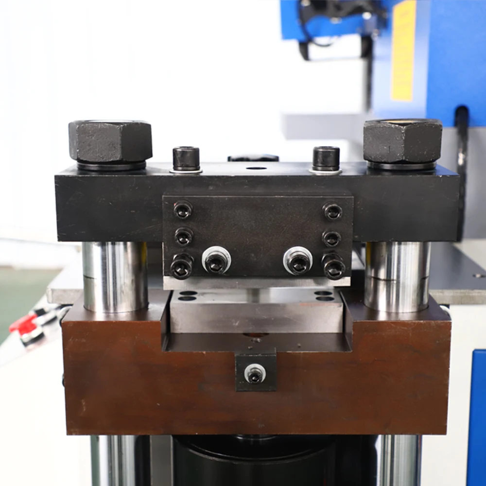 Can be customized multi-functional CNC three station bus processing machine hydraulic bus bending machine