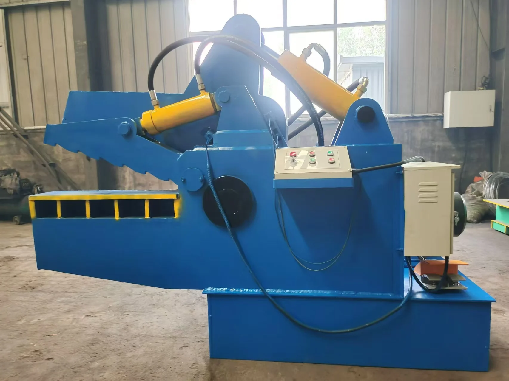New Alligator Hydraulic Shear for Scrap Metal Recycling and Processing Efficient Product