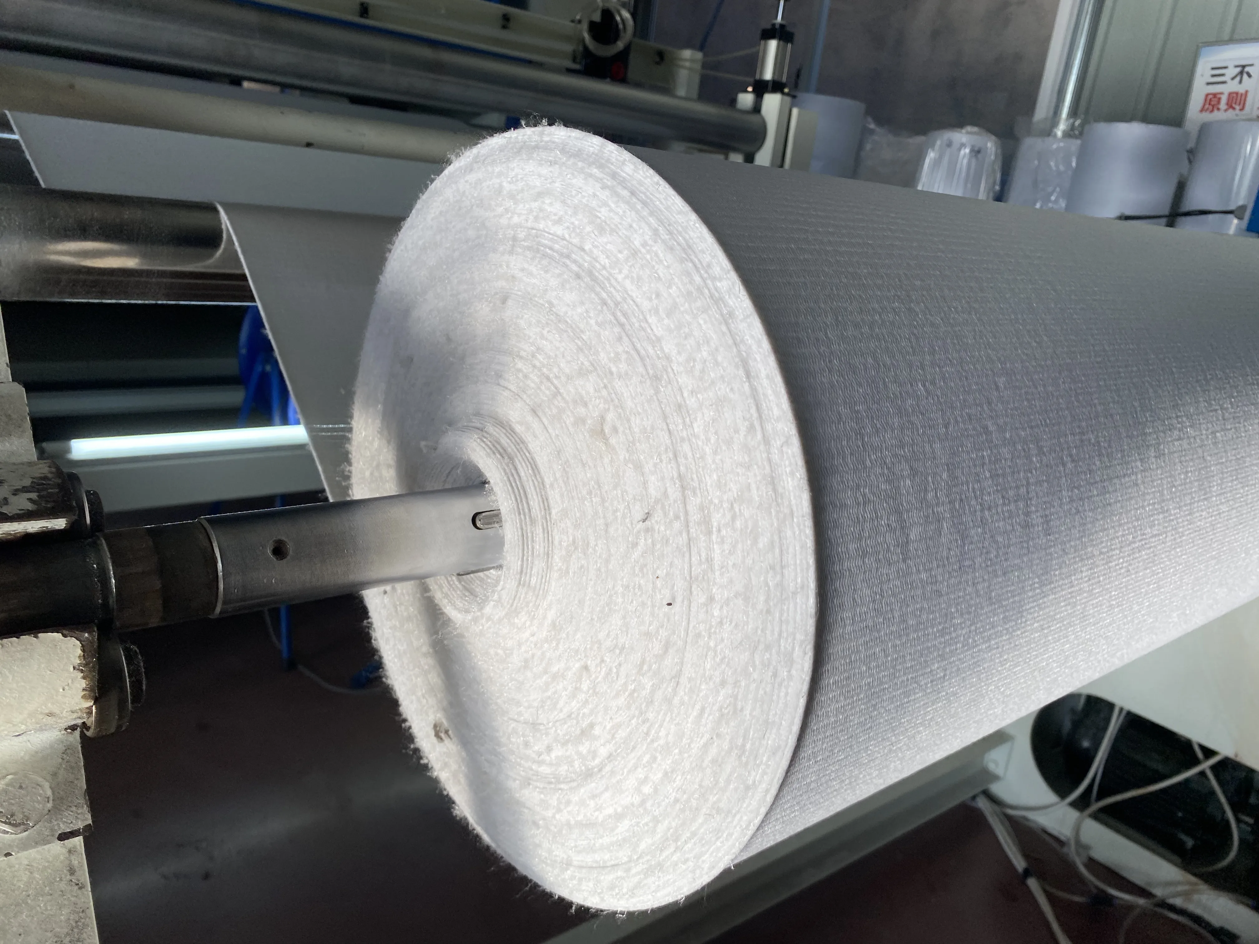 Stitch-Bonded Fabrics 14 Count Black Cloth Polyester Stitchbond Nonwoven Fabric Materials for Shoe or Bag