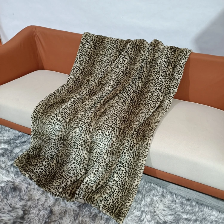 Ultra Soft Plush Custom Printed Gradient Color Fabric Waterproof Faux Fur Leopard Blanket Throw