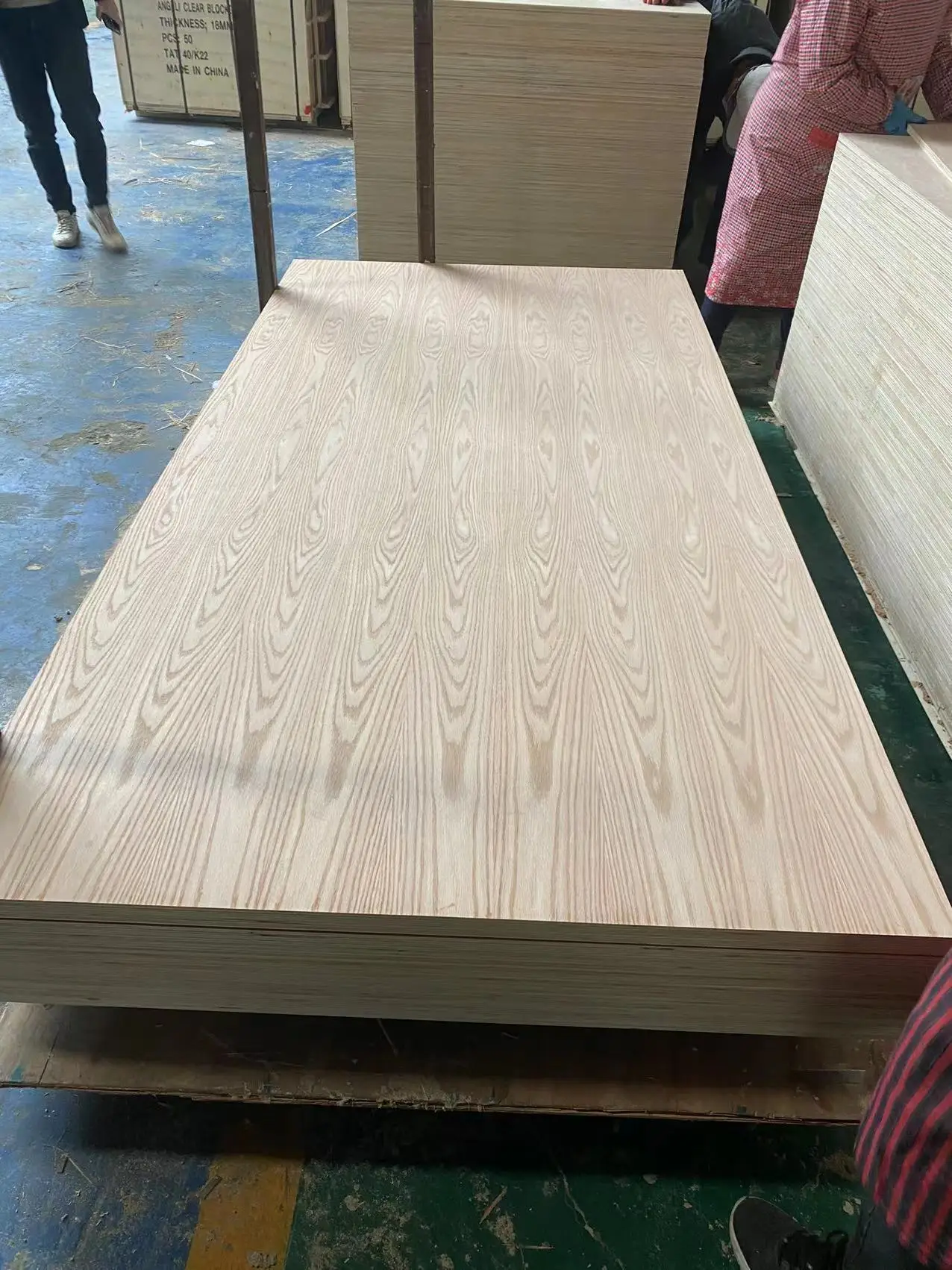 Linyi Suppliers 3mm 4mm 5mm 7mm 12mm 1/4, 3/4 Inch Parota White Oak Walnut Maple Tazalm Sapele Teak Plywood 4*8ft Fancy plywood