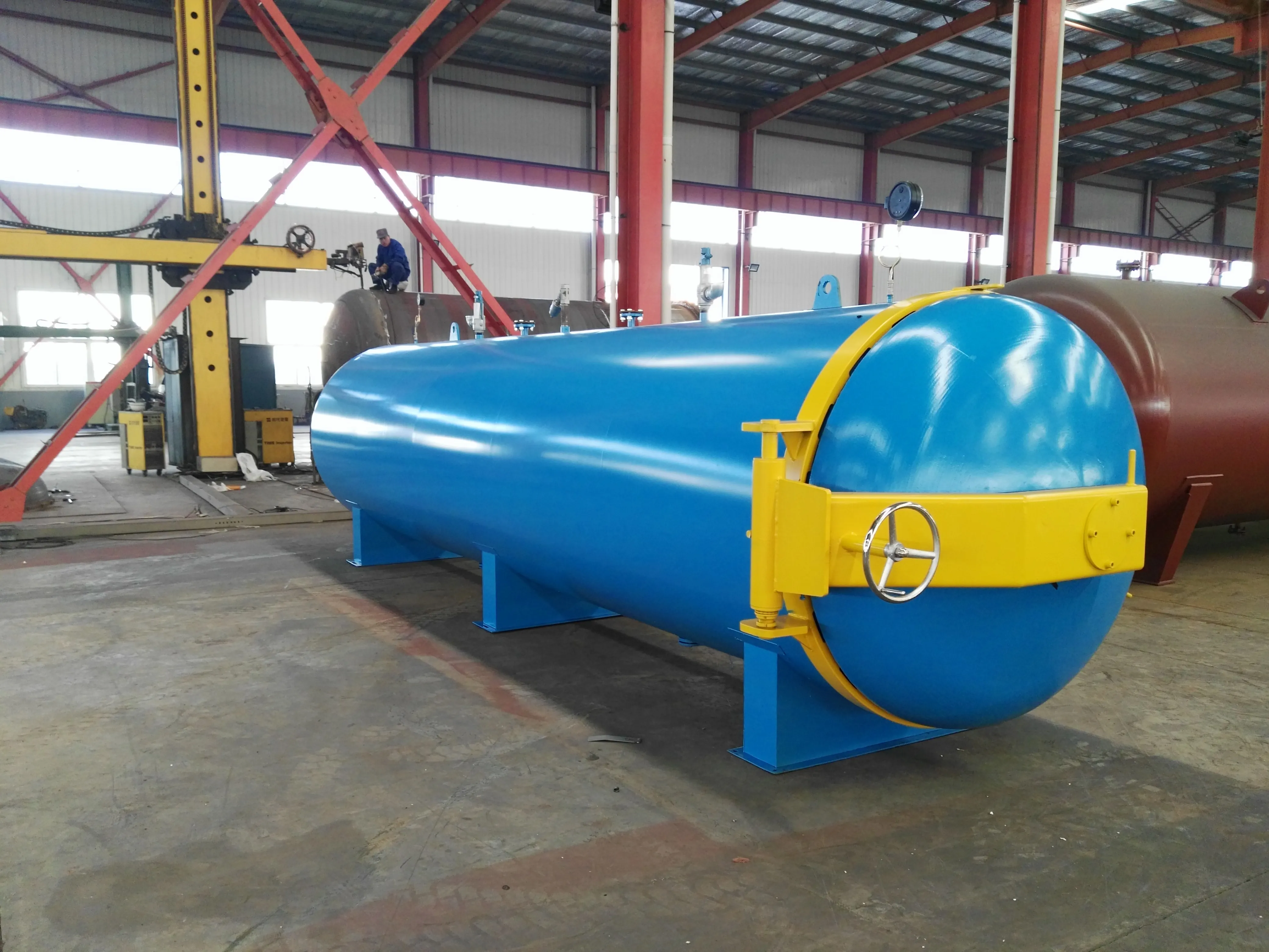 
Automatic Vulcanizing Tank Used For Tire Retreading Machine / Electric Heating Tire Rebuilding Autoclave 