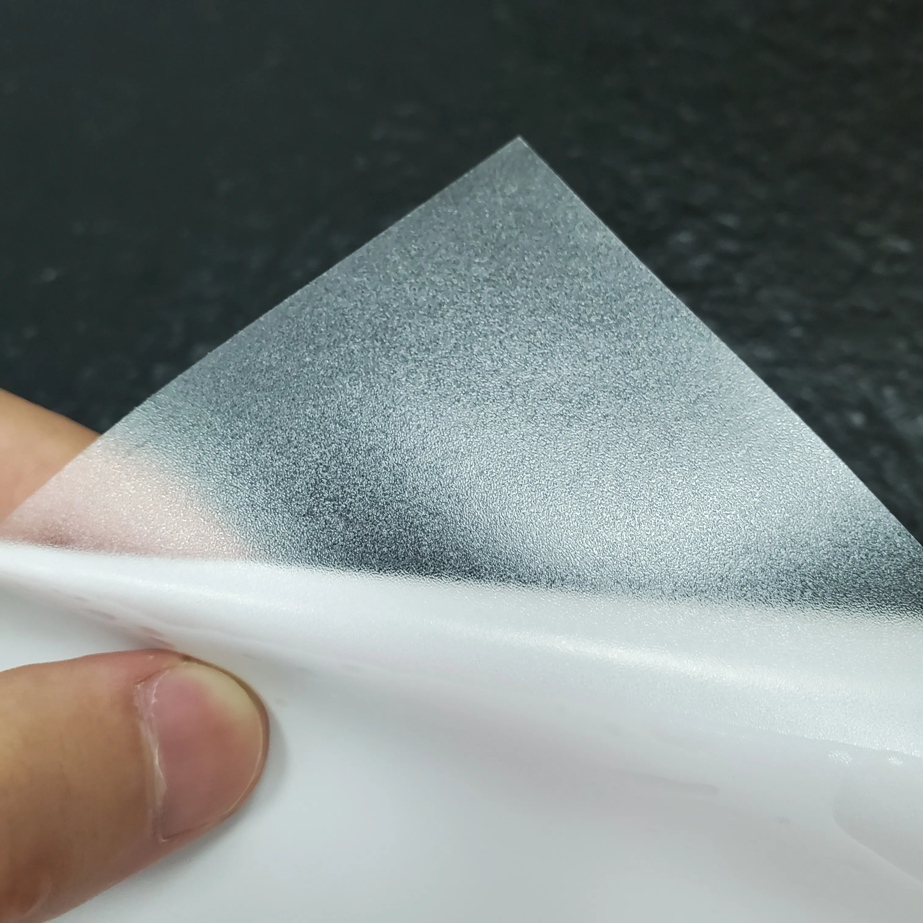 Холодное ламинирование пленка в рулоне голографическая Высококачественная кованая линия текстурированная цифровая ПВХ