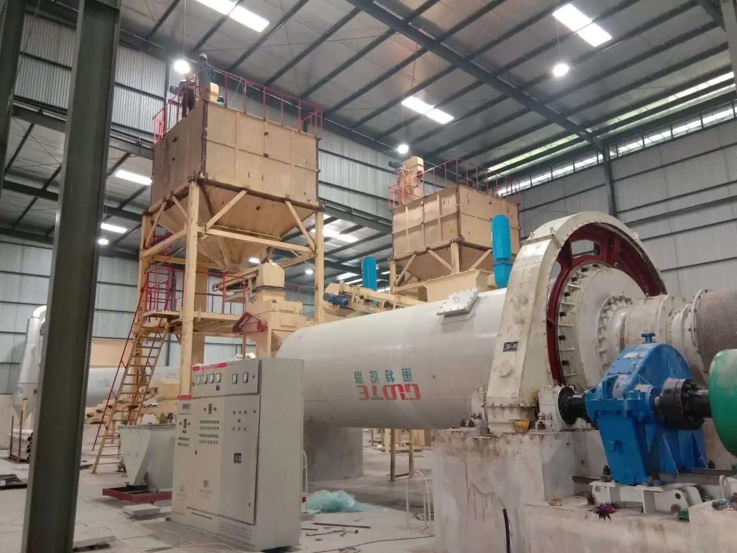 Quartz slab sand price processing line rotary ball mill with vibrating screen