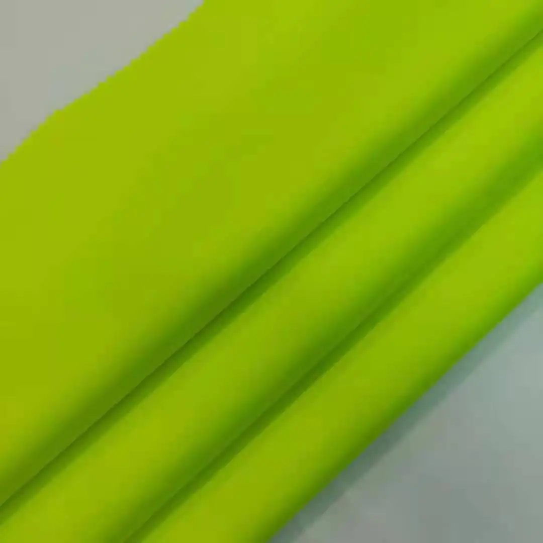 Полиэстер саржевая ткань с 3 слоями ламинированная ткань доказательство воды для куртки