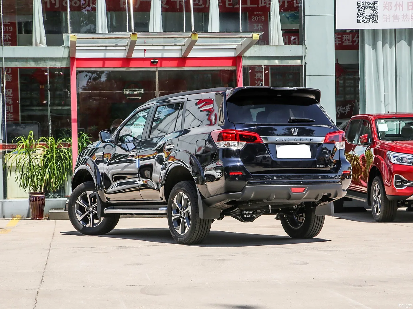 2024 Hot Selling Dongfeng Nissan Paladin Midsize SUV High Performance Off Road SUV Five Seat Comfortable China Suv Cars