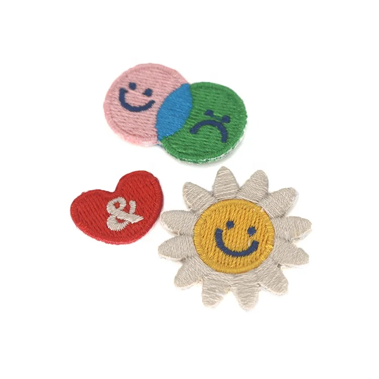 Unique Design Customized Tajima Appliques Mini Cartoon Smile Face Daisy Logo 100% Embroidery Patches for Bandanas