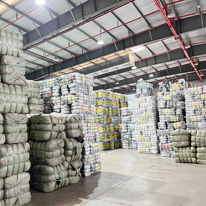 Chinese factory import mixed bales 2nd hand women oversized loose style fastener long trench coat spring used clothes