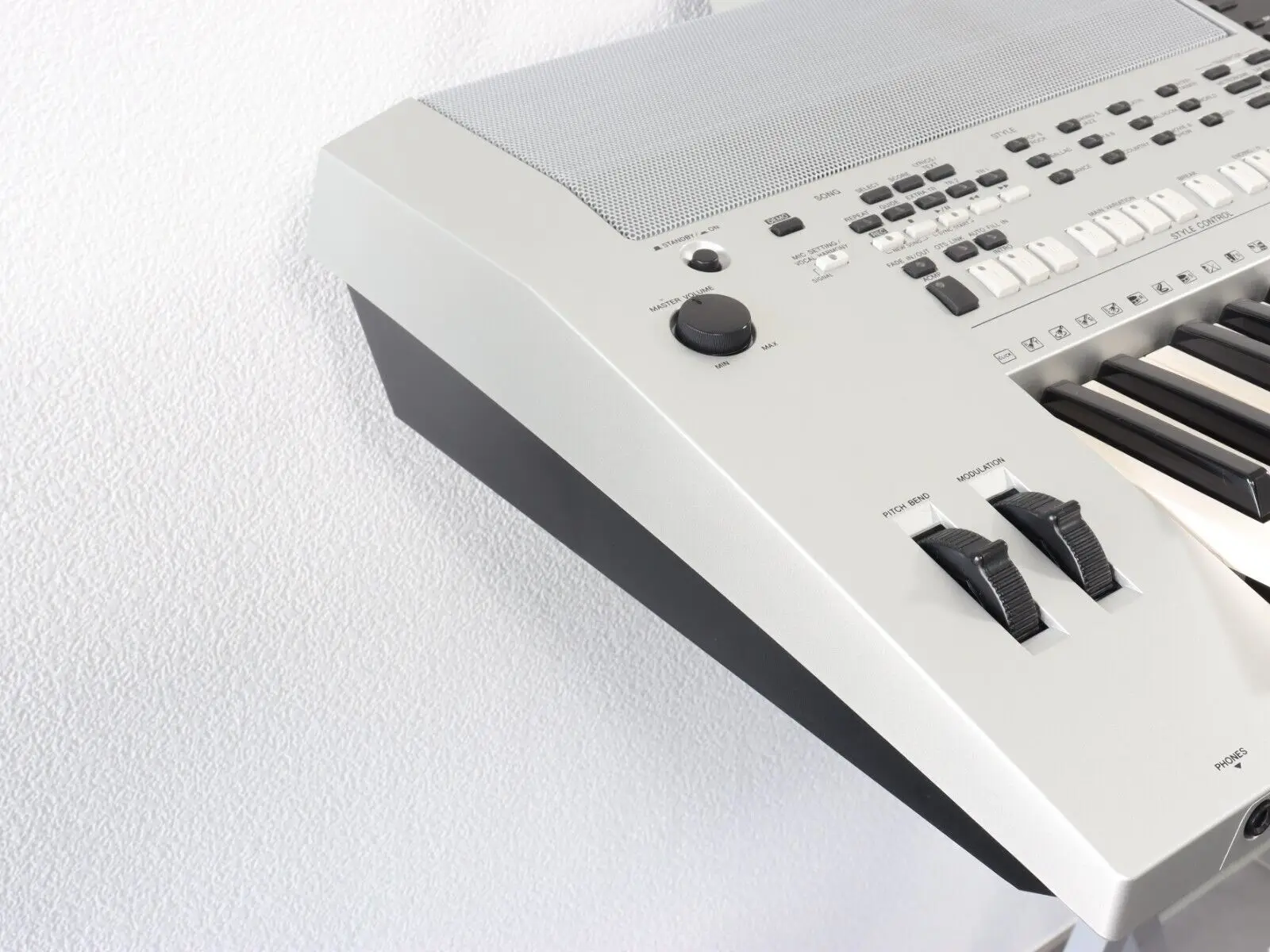 Yamahas PSR S900 61 Key Arranger Workstation Keyboard refurbished