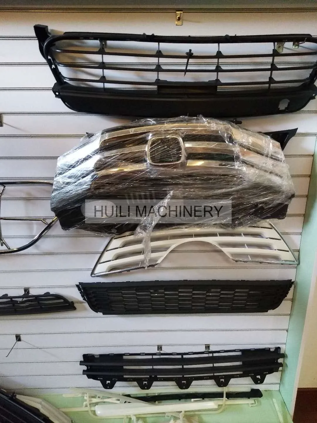 Машина для литья под давлением для изготовления пластиковых стульев/столов