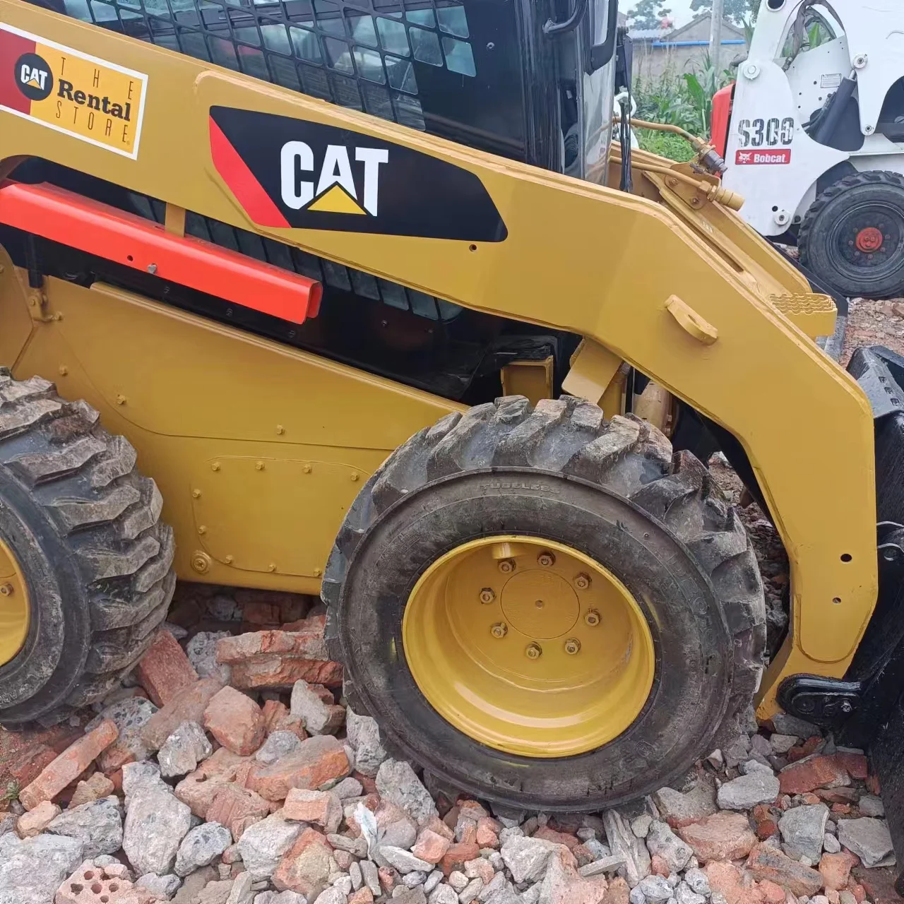 Оригинальный гусеничный погрузчик с бортовым рулевым погрузчиком cat 246d 262 272 сделано в японском б/у 5-тонная номинальная нагрузка