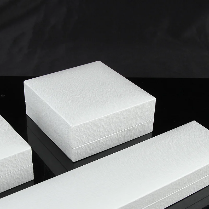 Red Necklace Acrylic Jewellery Paper Customized Logo Custom Low Moq Velvet Mini Packing Elegant Cardboard Box For Jewelry