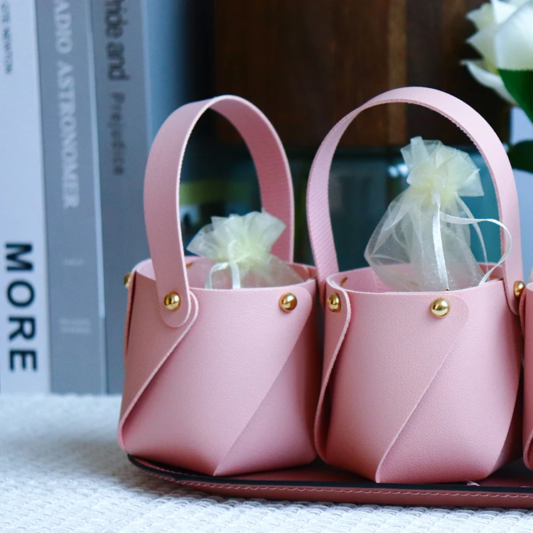 Набор кожаных подарочных пакетов с лотком