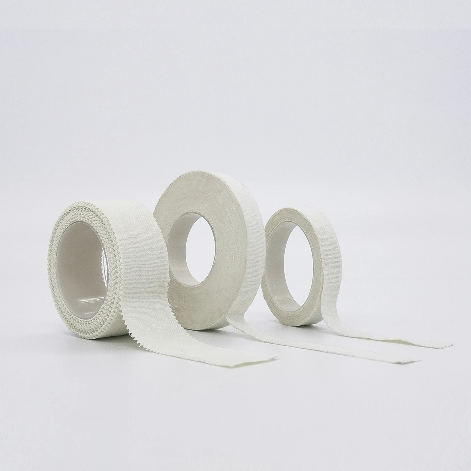 2023 White colored adhesive zinc oxide tape for medical use adhesive acrylic glue medical adhesive tape