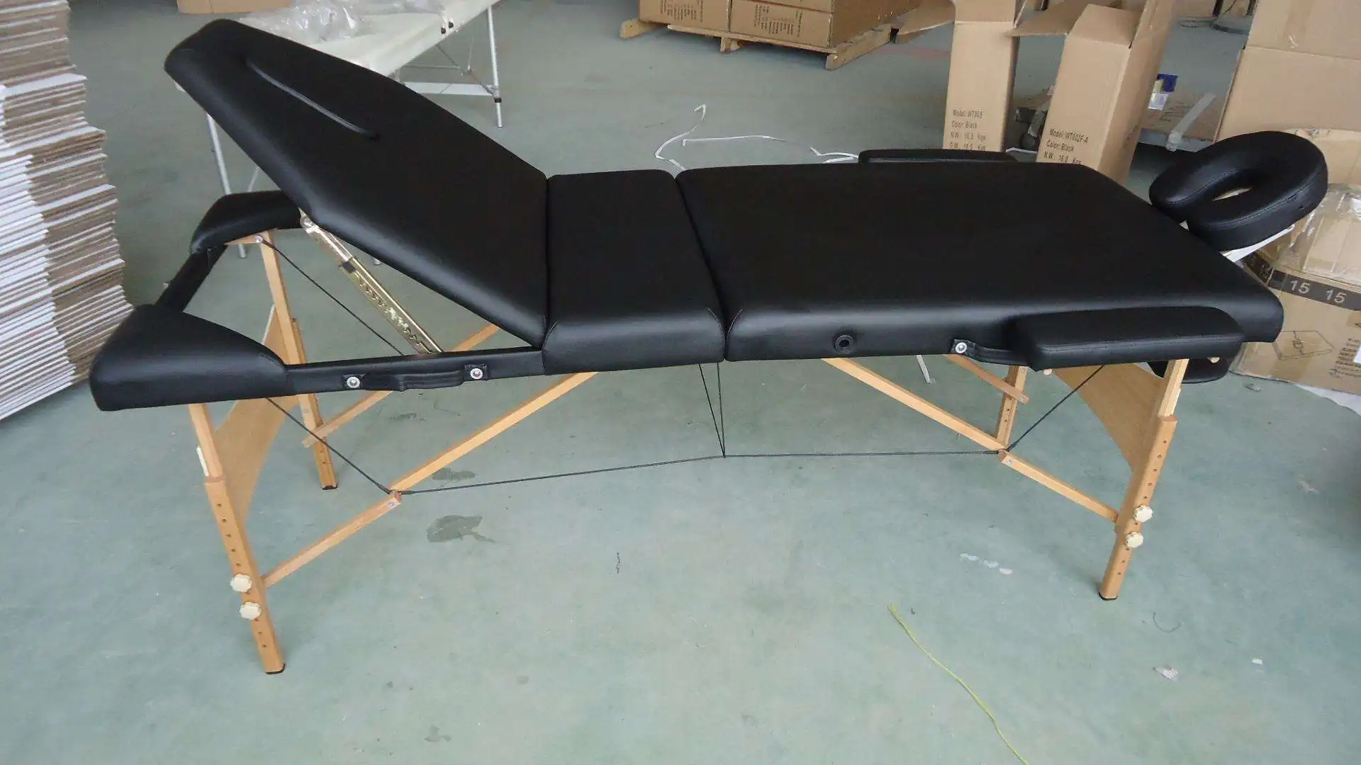 Wholesale Price Beauty Spa 3 Section Wood Massage Bed Foldable Massage Table With Hole