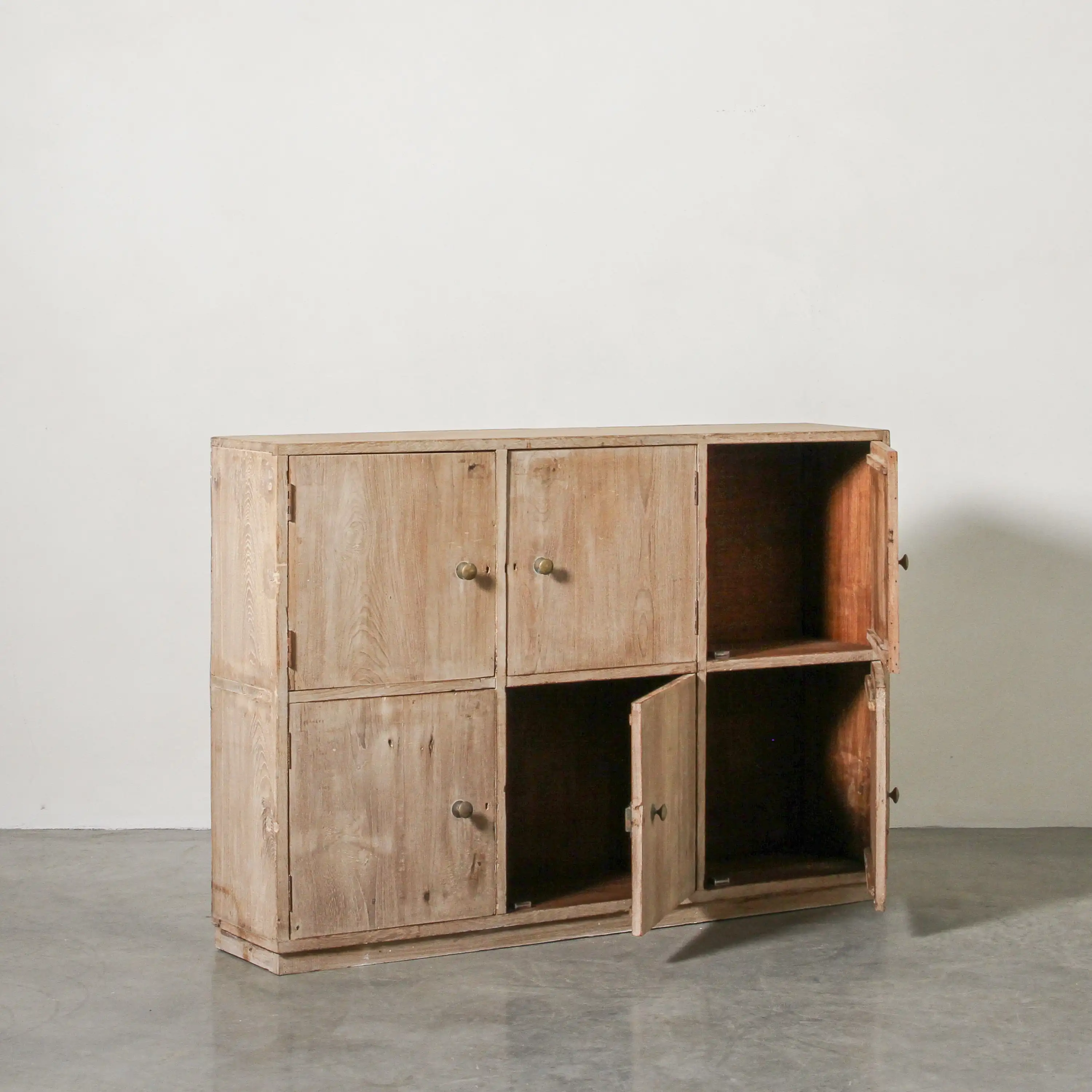 High-Grade Vintage Indian 6-Door Cabinet High Quality Industrial Design Home Storage Dining Living Room Modern Wooden Decoration