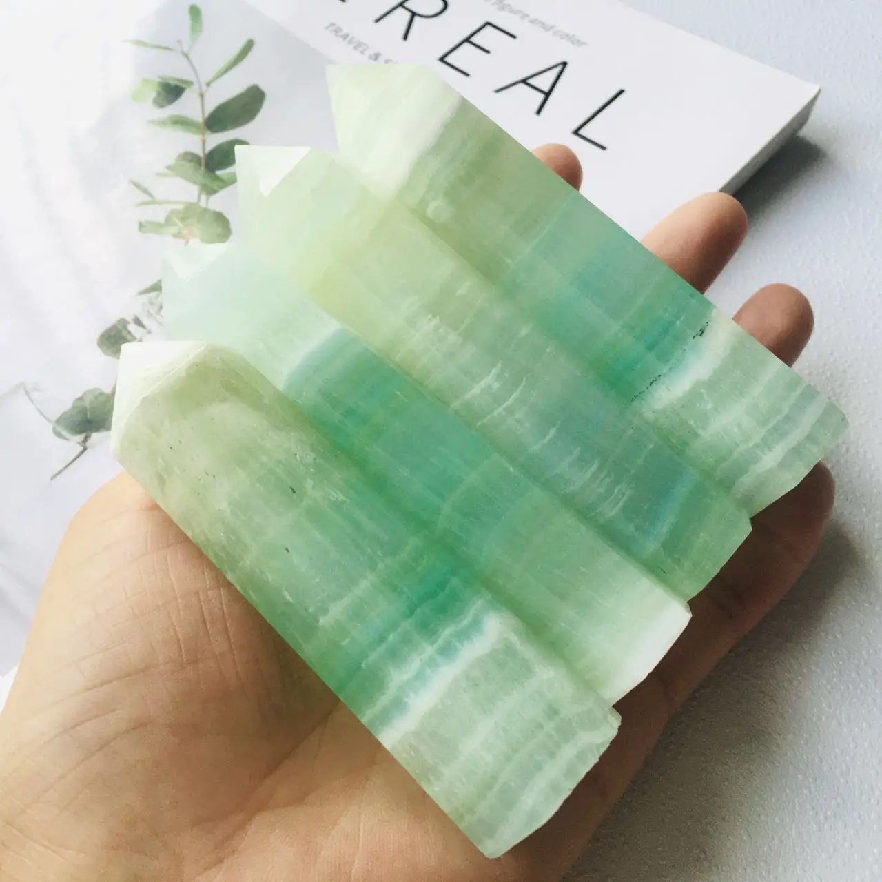 Natural Stone High Quality Green Caribbean Calcite Tower Crystal Point Healing Stone For Decoration