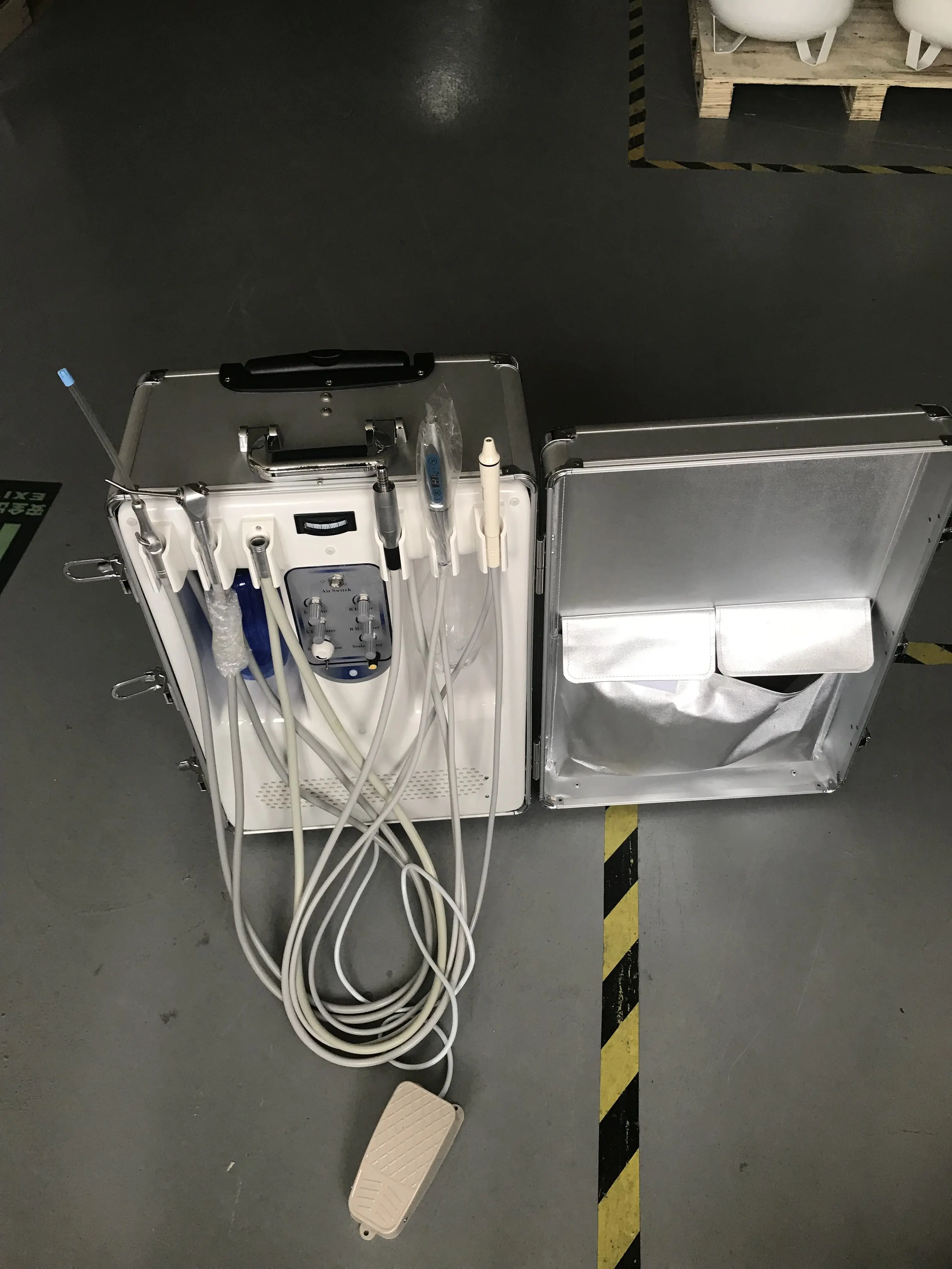 LTDC09 Modern Medical Dental Equipment Mobile Dental Chair Portable Dental Unit Manufacturer With Air Compressor